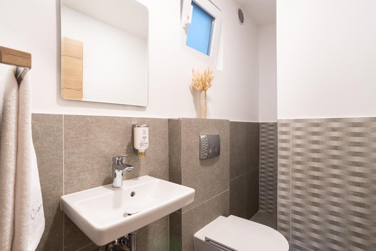 Capraria Appartments In Historic Center, With Private Parking Koper Exterior photo